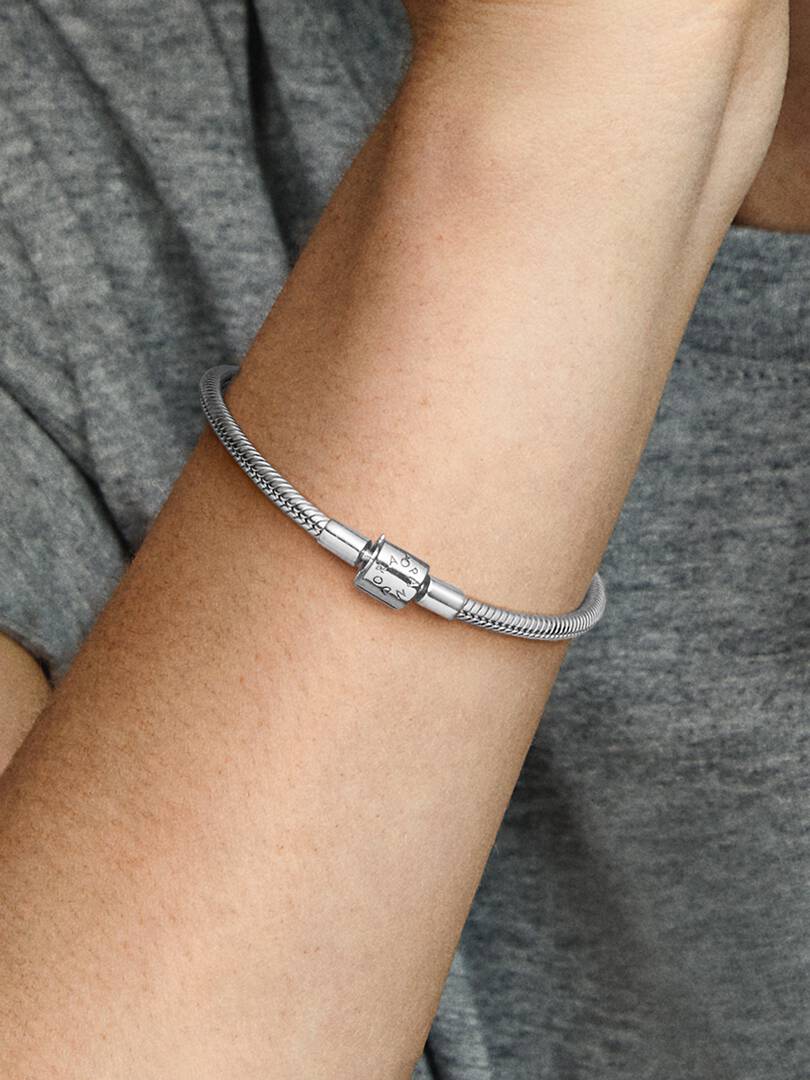Pandora Moments Snake Chain Armband met Cilindersluiting 594596C00-18